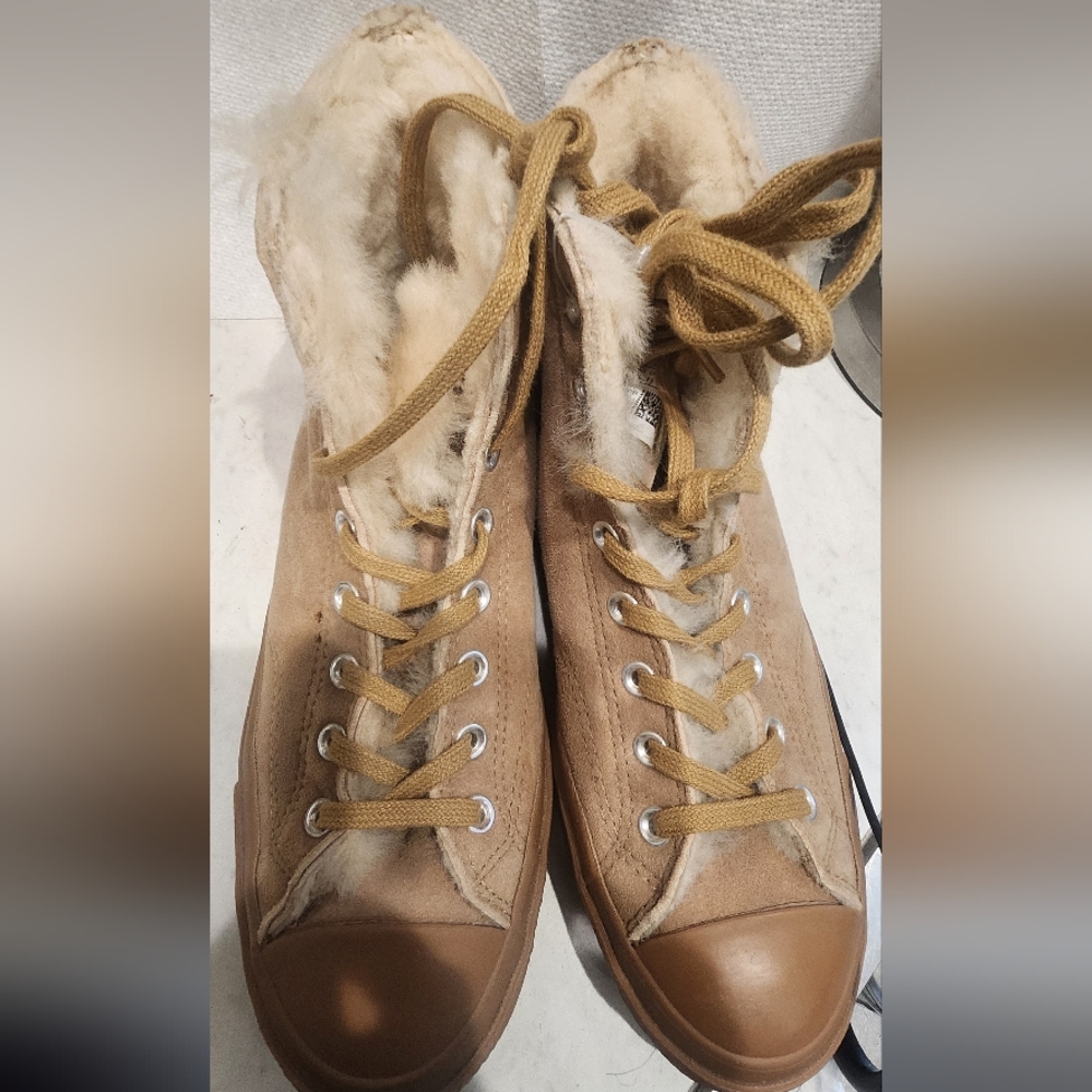 NWT Converse 8.5 men 10.5women's